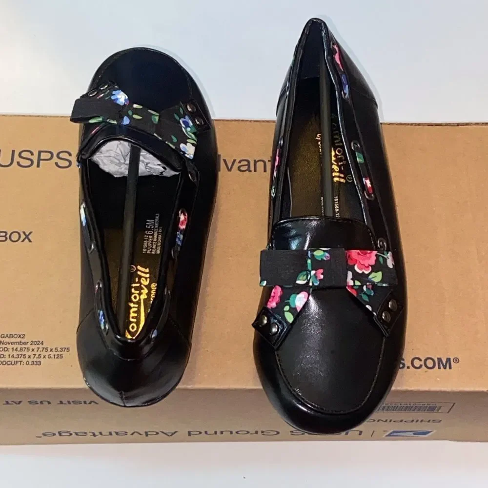 Beacon Comfort Well Black Black and Navy Floral Loafers Shoes 2 Pairs Size 6.5